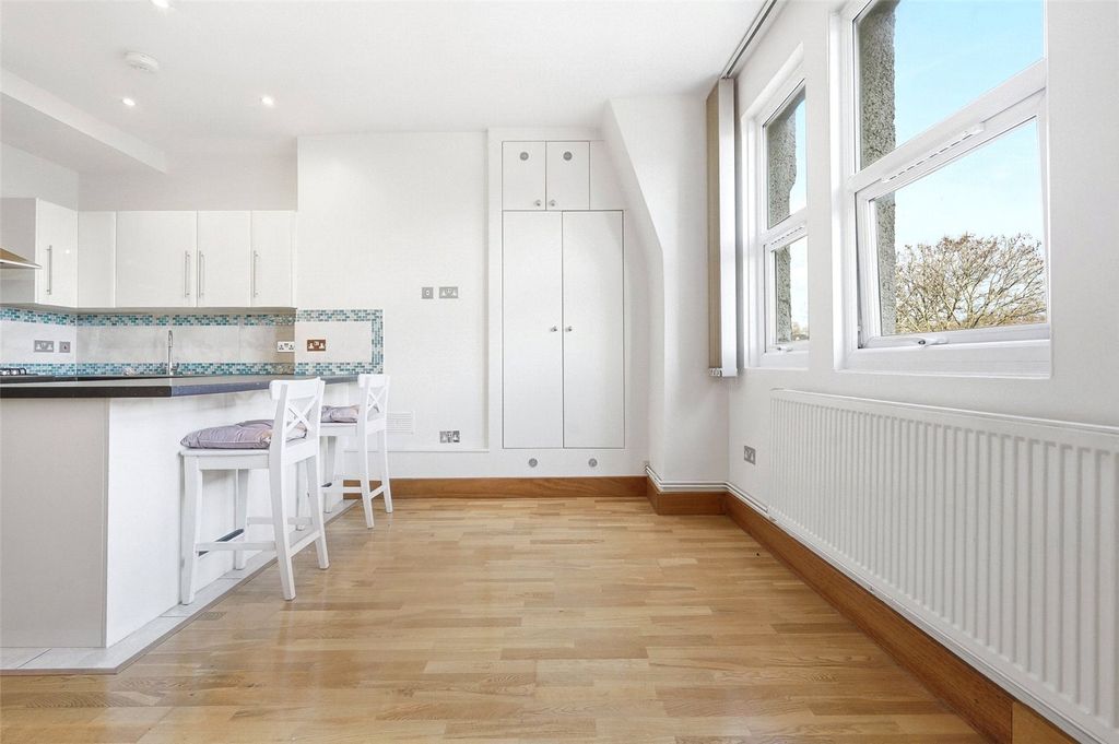 Property photo 3 of 9 Picture No. 01