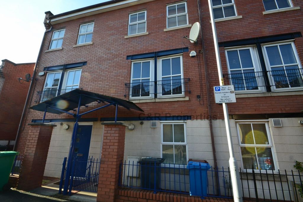 Property photo 1 of 13 4 Bedroom Townhouse For Rent