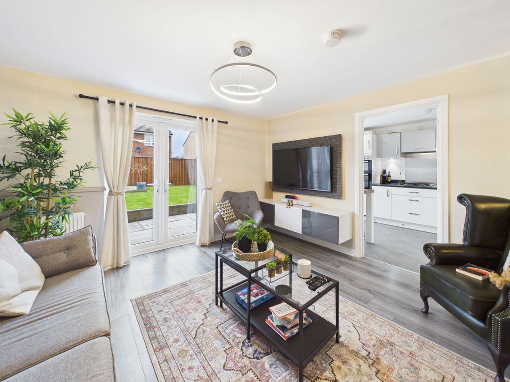 Property photo 2 of 28