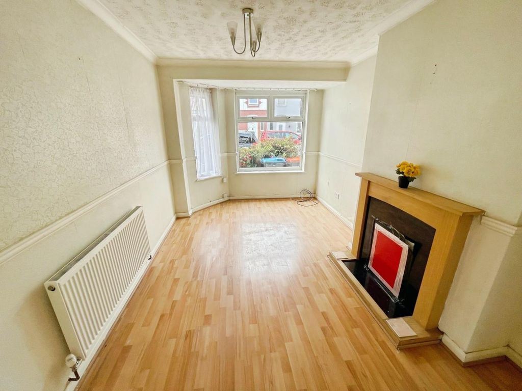 Property photo 3 of 18 1Ca758cd--4483-A13A-11A002B67A97-44884-00000661780