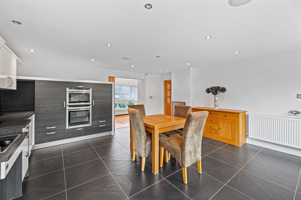 Property photo 2 of 17 Kitchen/Dining Room