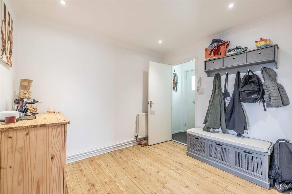 Property photo 3 of 12 Ll9 (2 Of 12).Jpg