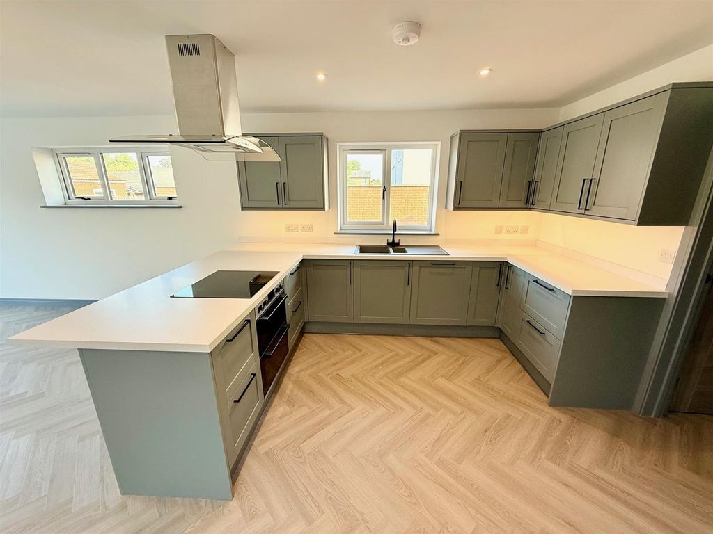 Property photo 2 of 25 Open Plan Kitchen/Dining/Living Room