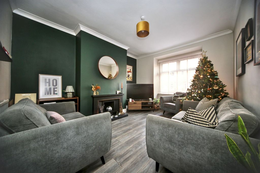 Property photo 2 of 22