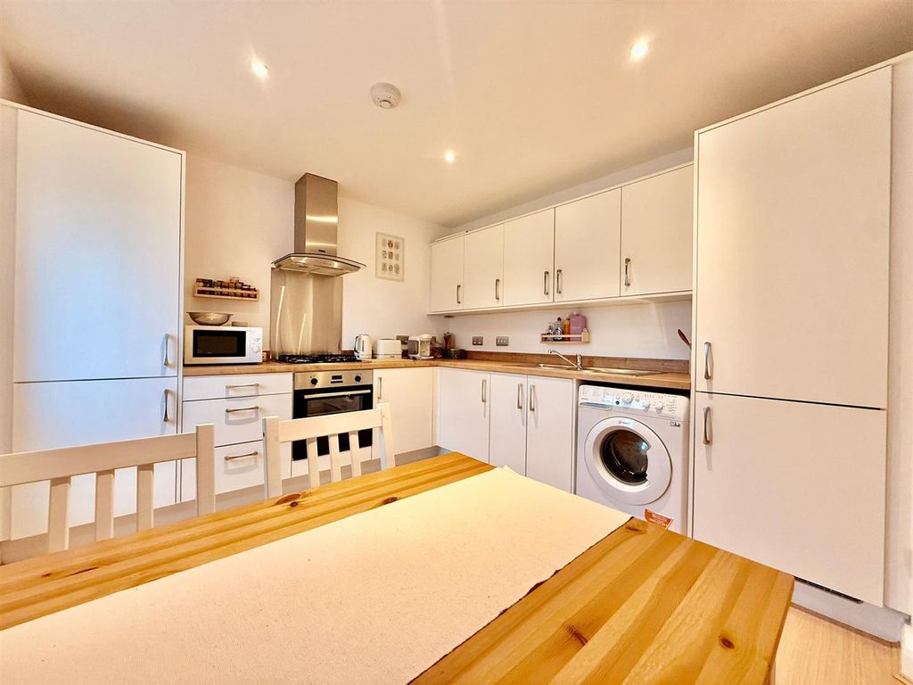 Property photo 2 of 13 Photo-2025-12-12-09-54-48 5.Jpg