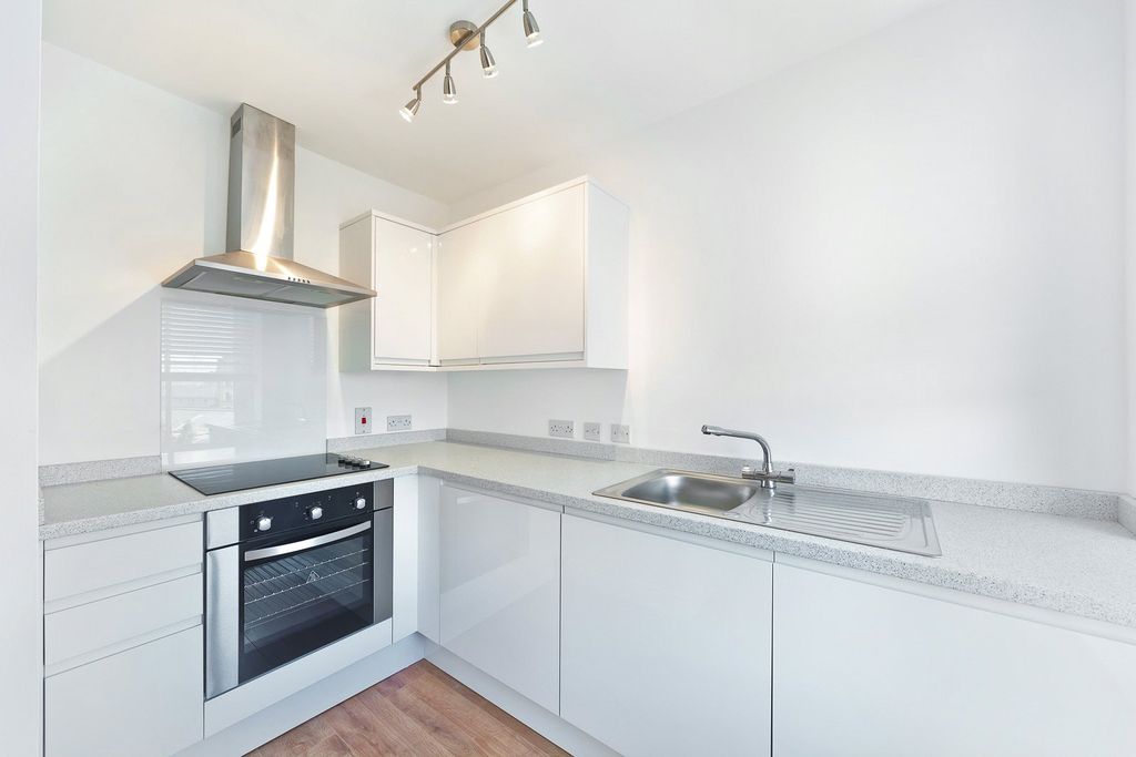 Property photo 3 of 5 Kitchen