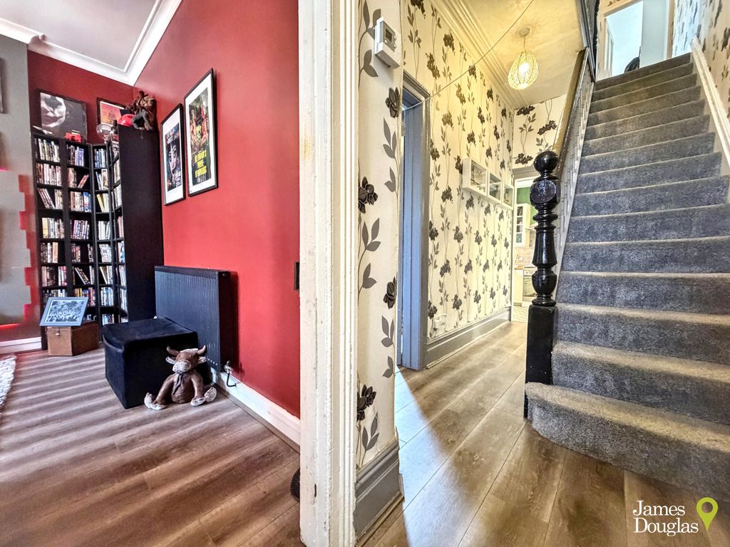 Property photo 3 of 20 Eh1