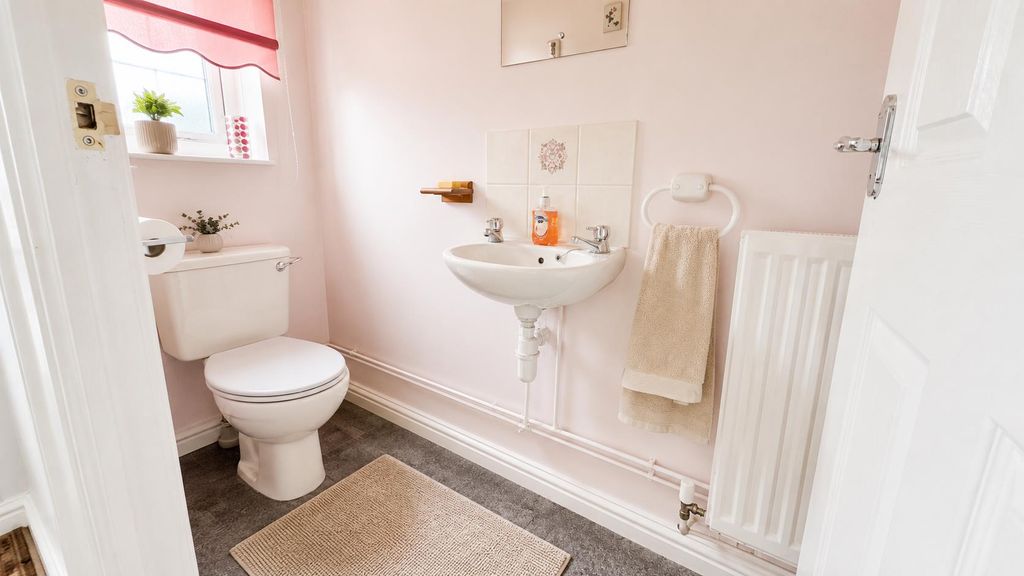 Property photo 3 of 12 Ground Floor Cloakroom