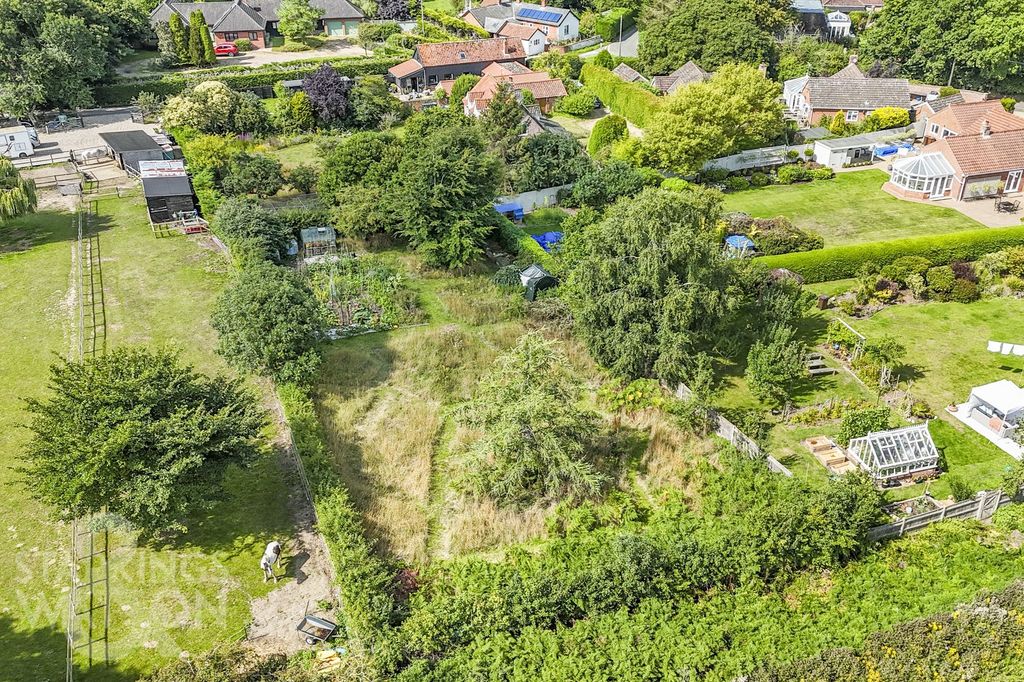 Property photo 2 of 38