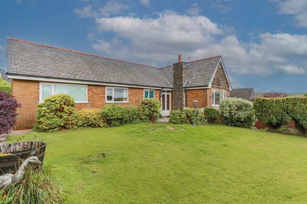Property photo 1 of 39