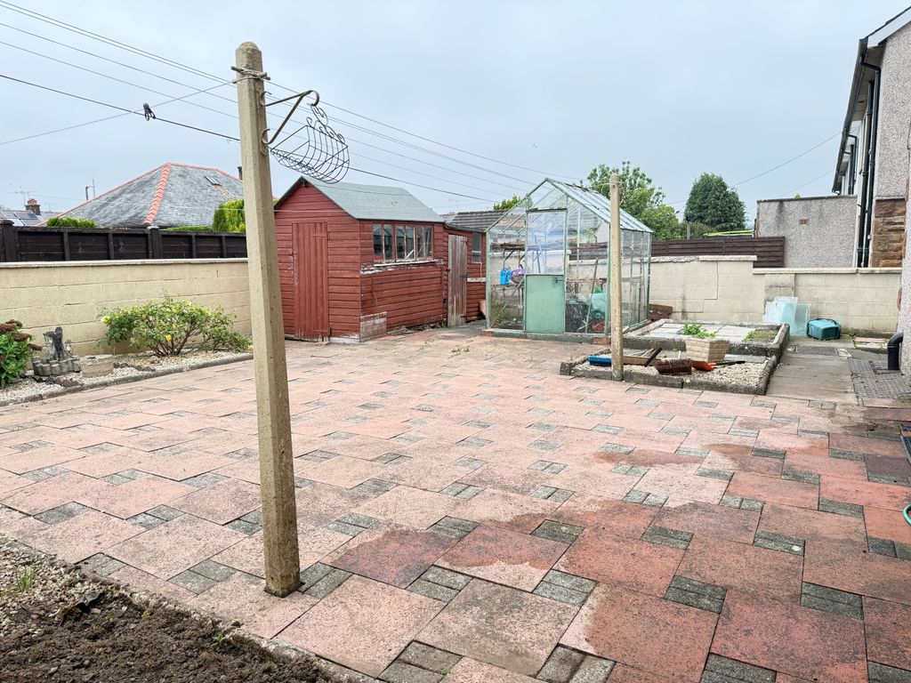 Property photo 2 of 9 Garden