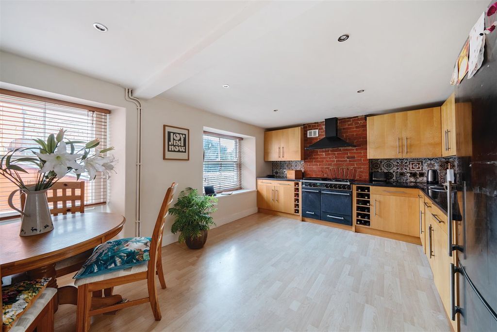 Property photo 3 of 13 Kitchen/Dining Room