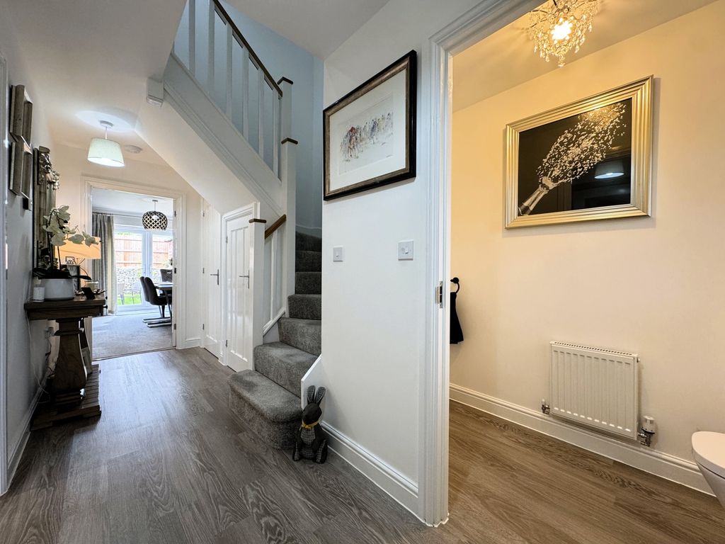 Property photo 3 of 33 Photo 28