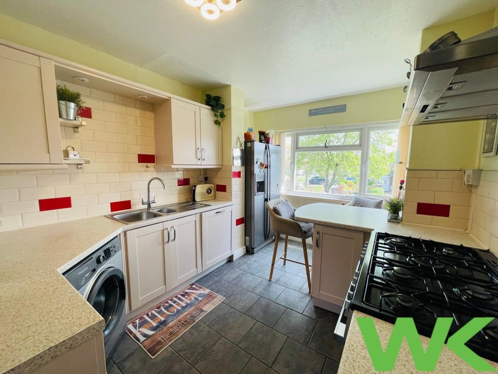 Property photo 3 of 7 Kitchen