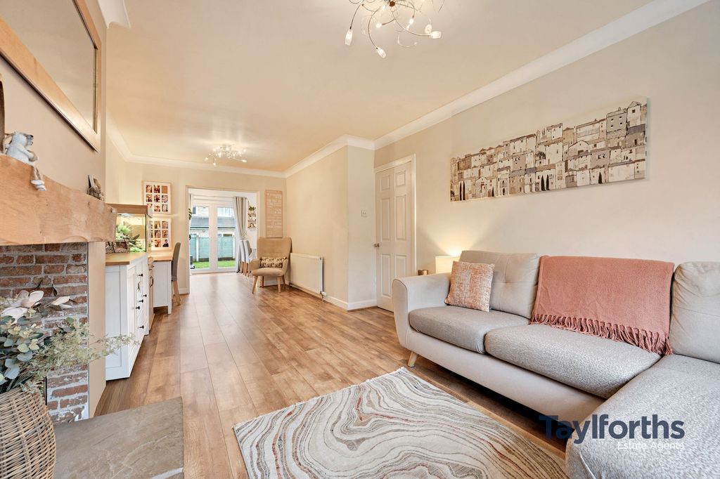 Property photo 2 of 40