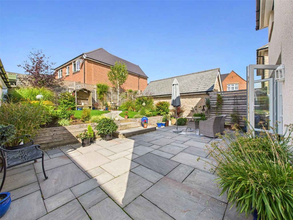 Property photo 2 of 20 Garden