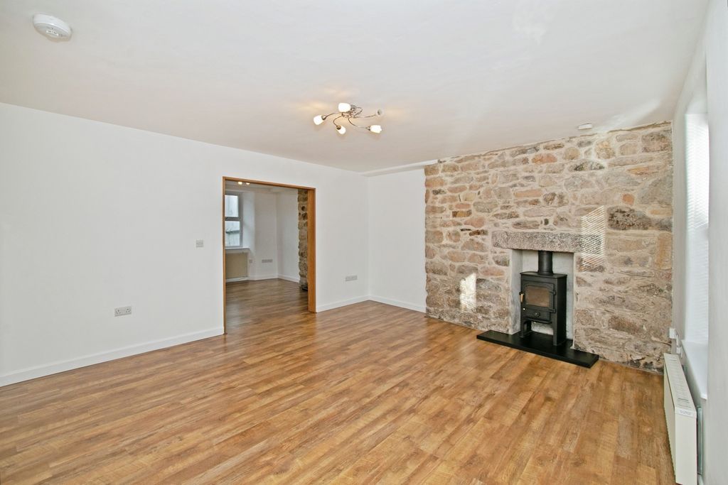 Property photo 2 of 17 Photo