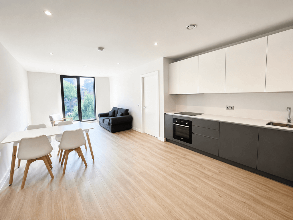 Property photo 1 of 5 2 Bed Flat To Rent Lakeview Road, London Se27
