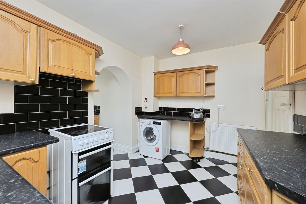 Property photo 3 of 20