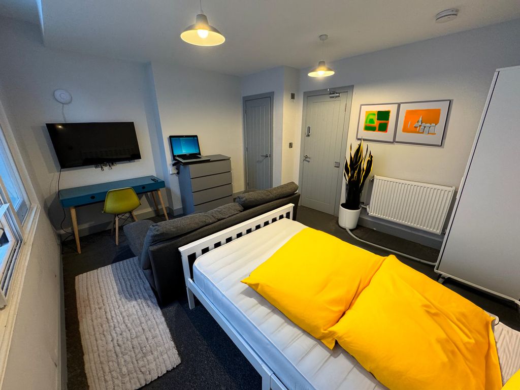 Property photo 3 of 7 Photo 2