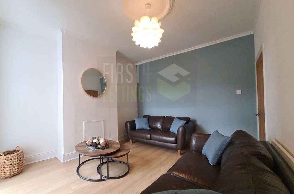 Property photo 1 of 6 Photo 6