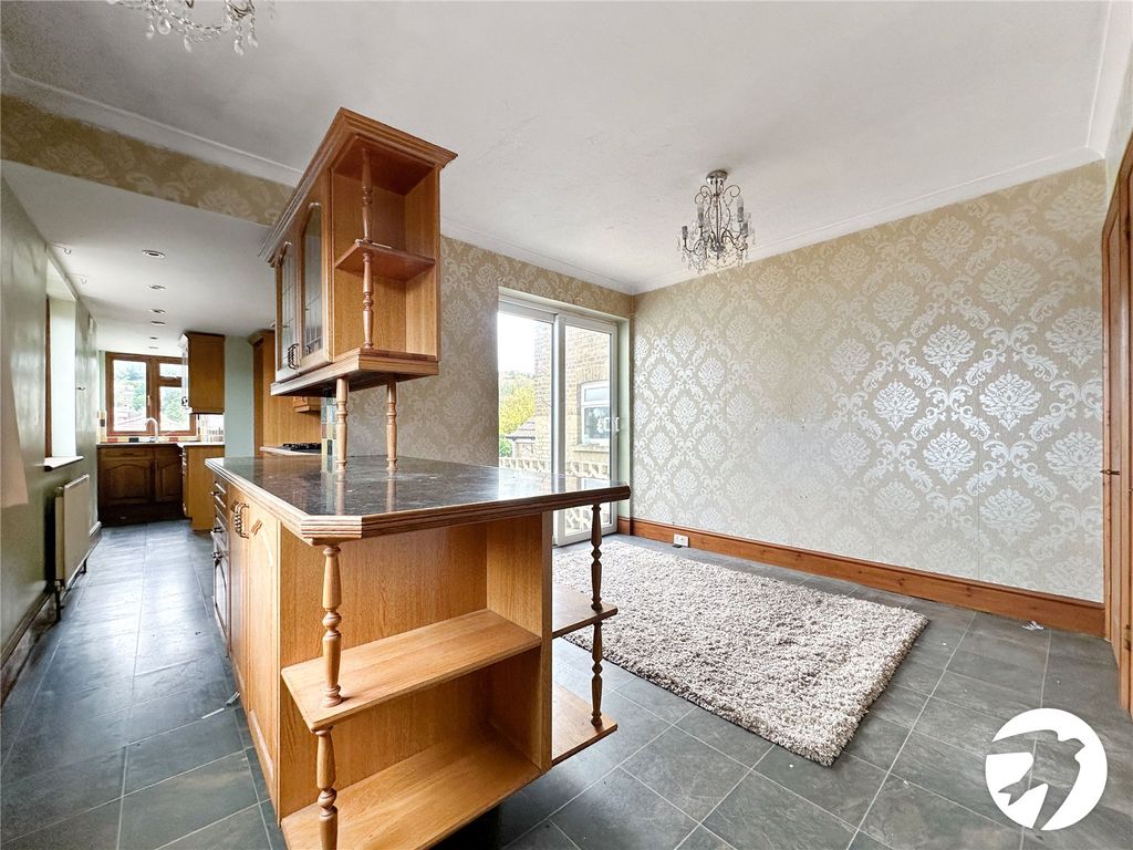 Property photo 3 of 21 Picture No. 16