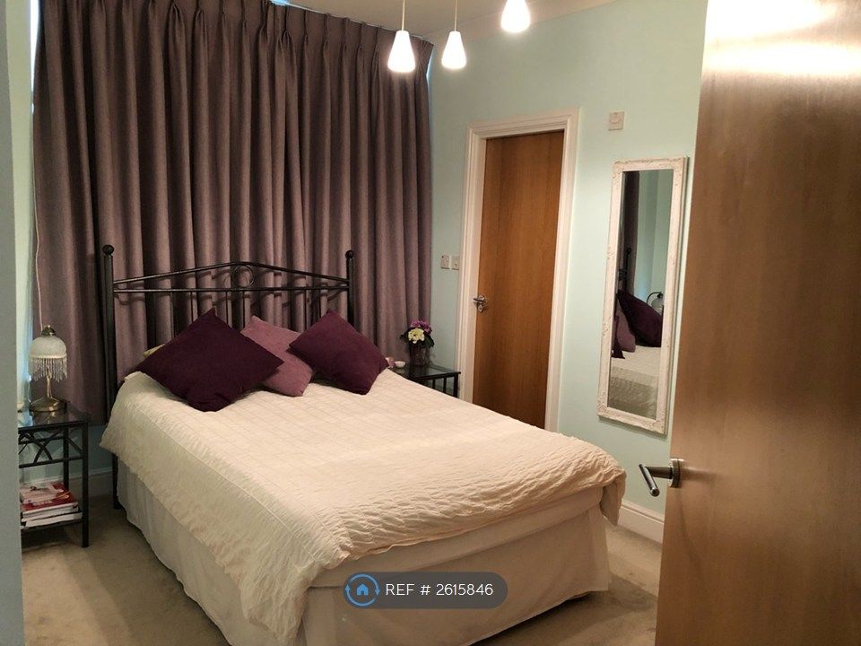 Property photo 2 of 10 Master Bedroom With En-Suite