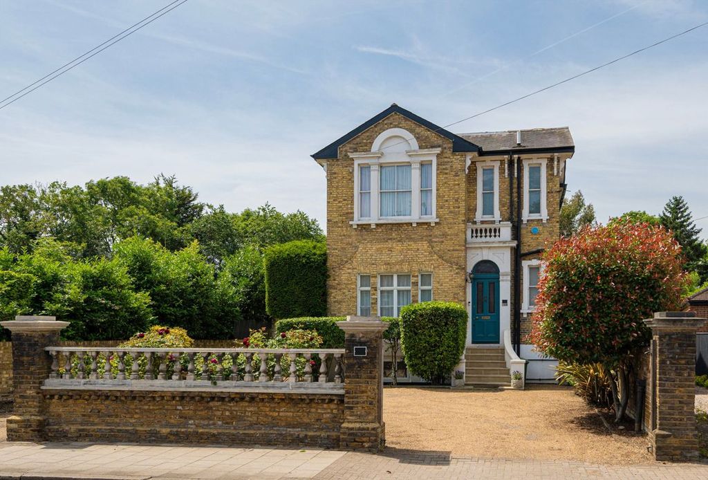 Property photo 1 of 17