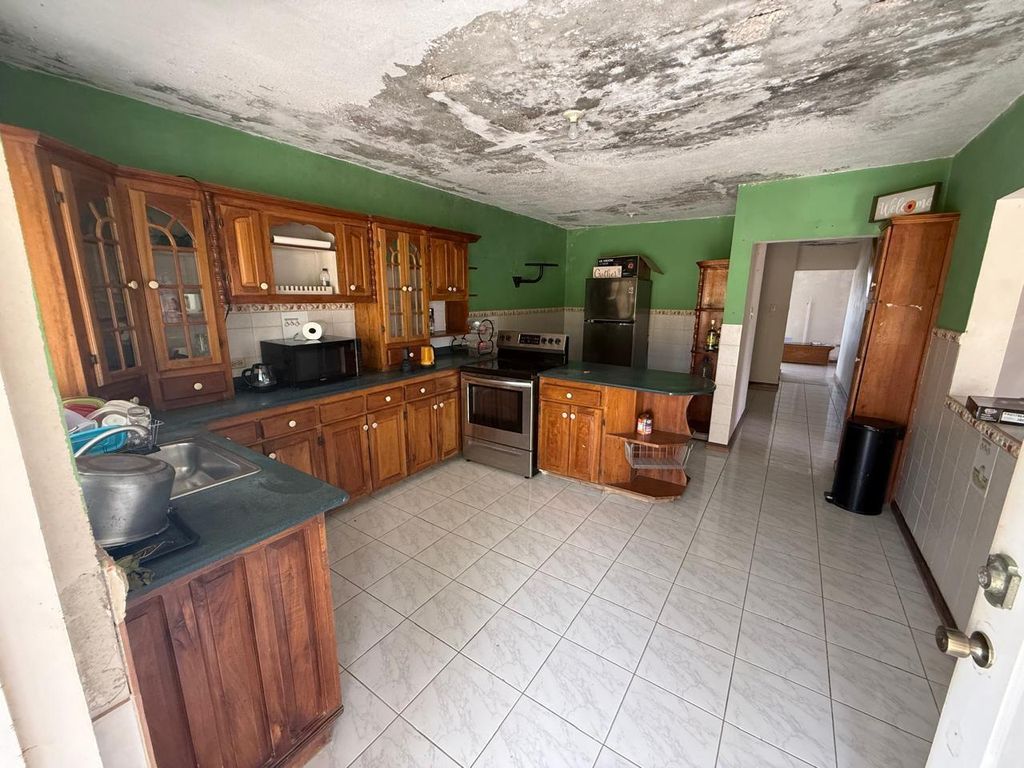Property photo 3 of 27