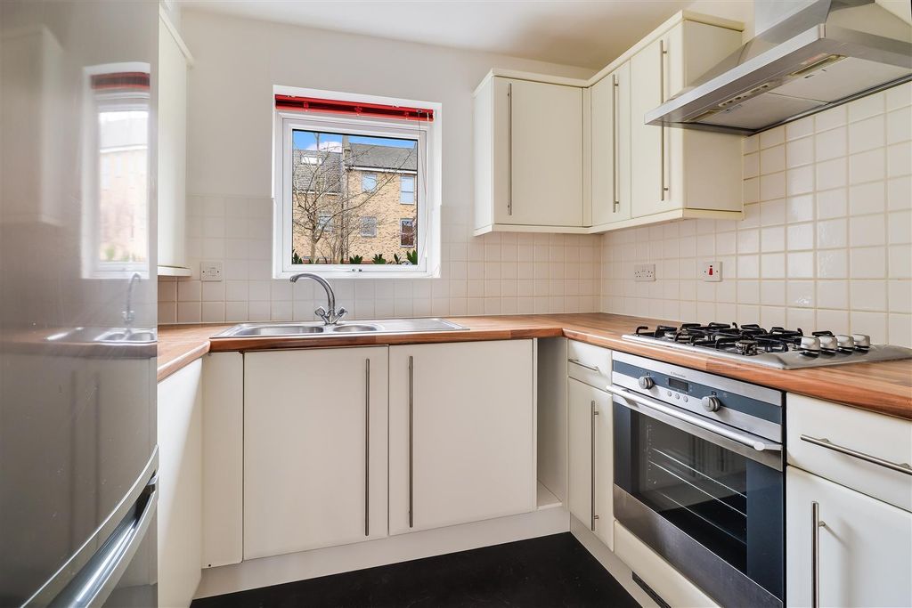 Property photo 3 of 12 Img (2).Jpg