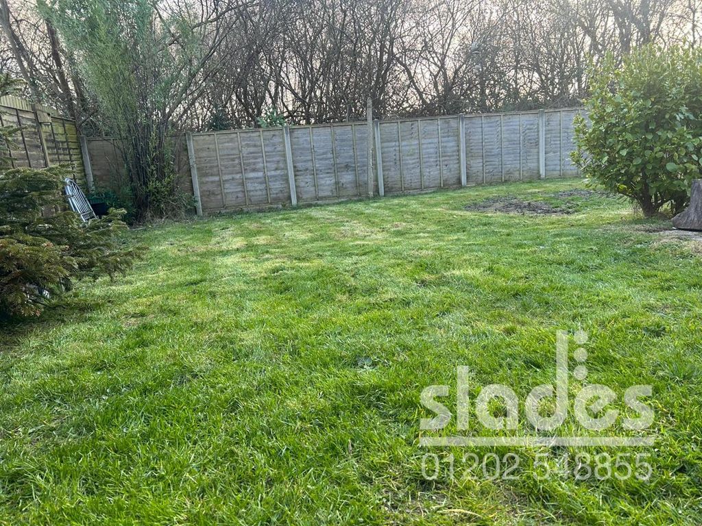Property photo 2 of 13 01D834E7-7275-4E8A-98Aa-3722A9F37A5A.Jpg