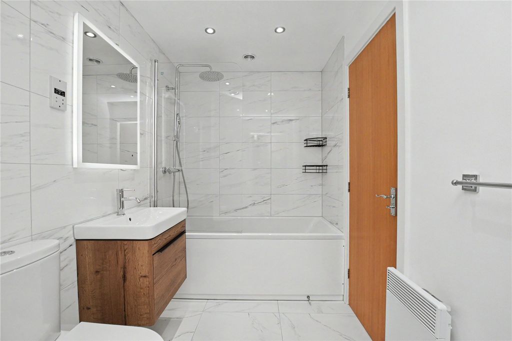 Additional image 7 of 2 bed flat for salePavilion Gardens, Farsley, Pudsey LS28