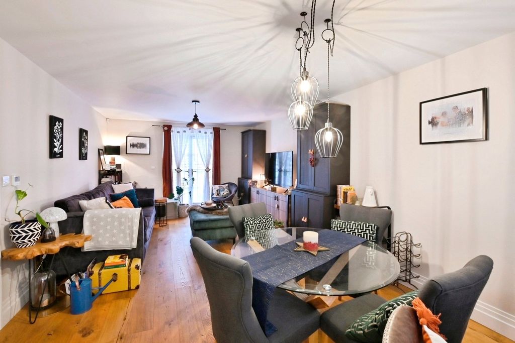 Property photo 3 of 16 Picture No. 22