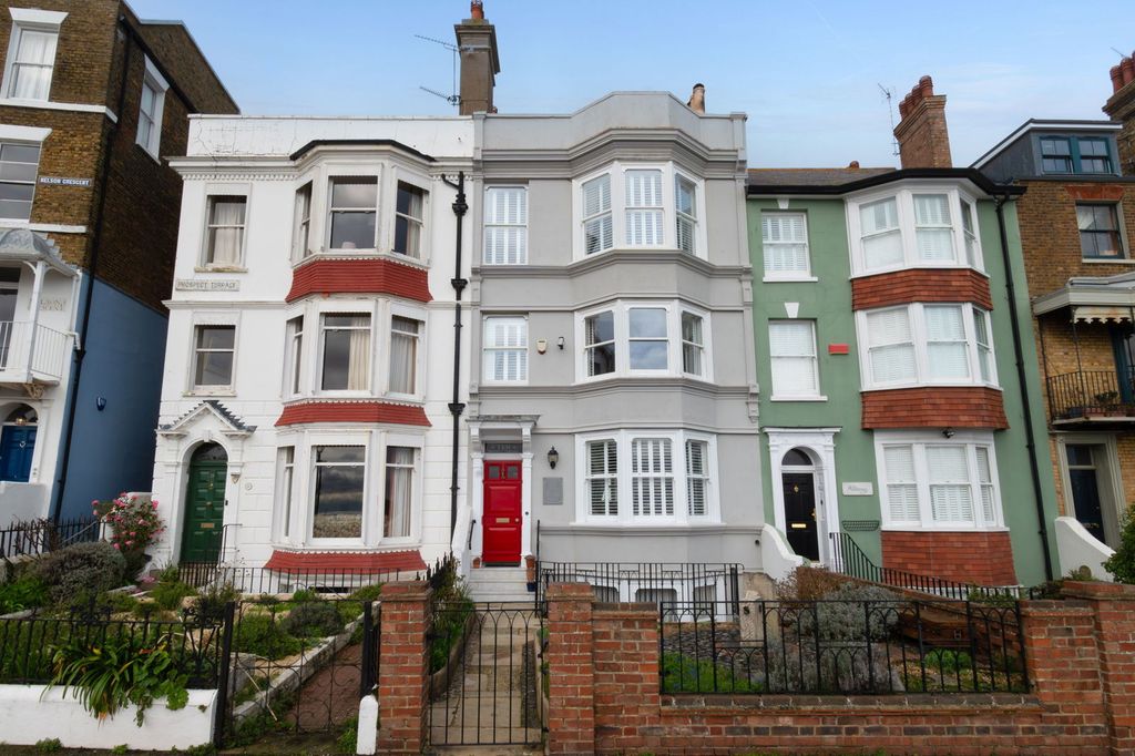 Property photo 1 of 37