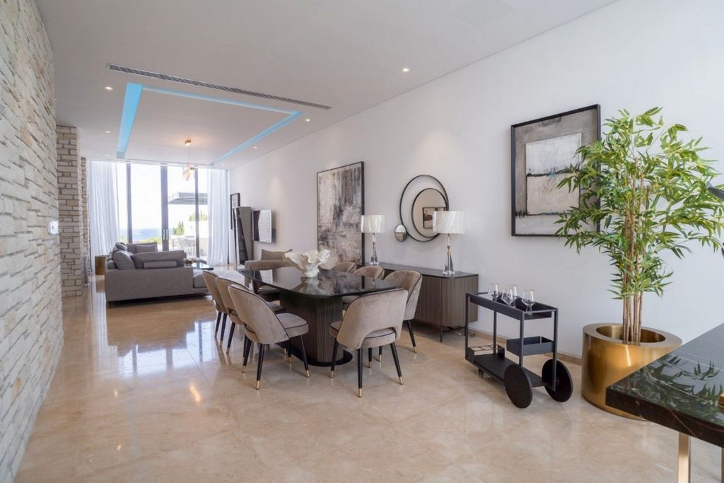 Property photo 3 of 24