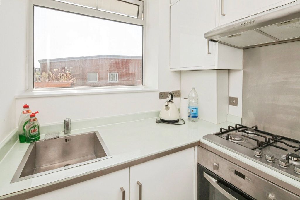 Property photo 2 of 17 Photo