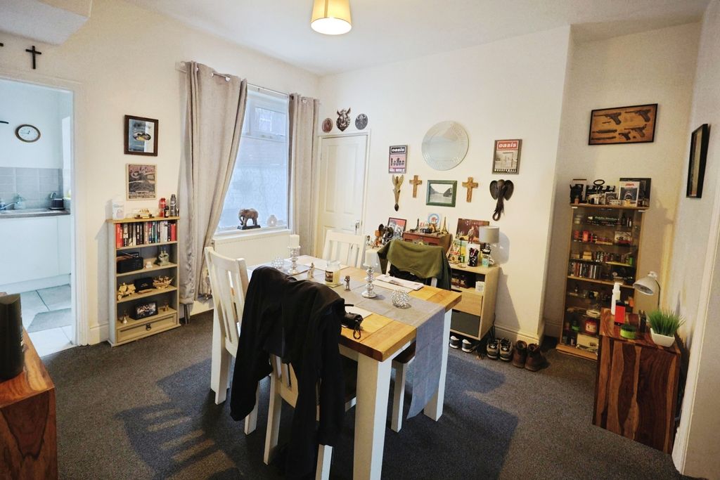 Property photo 3 of 8 Pbox-Img.Jpg