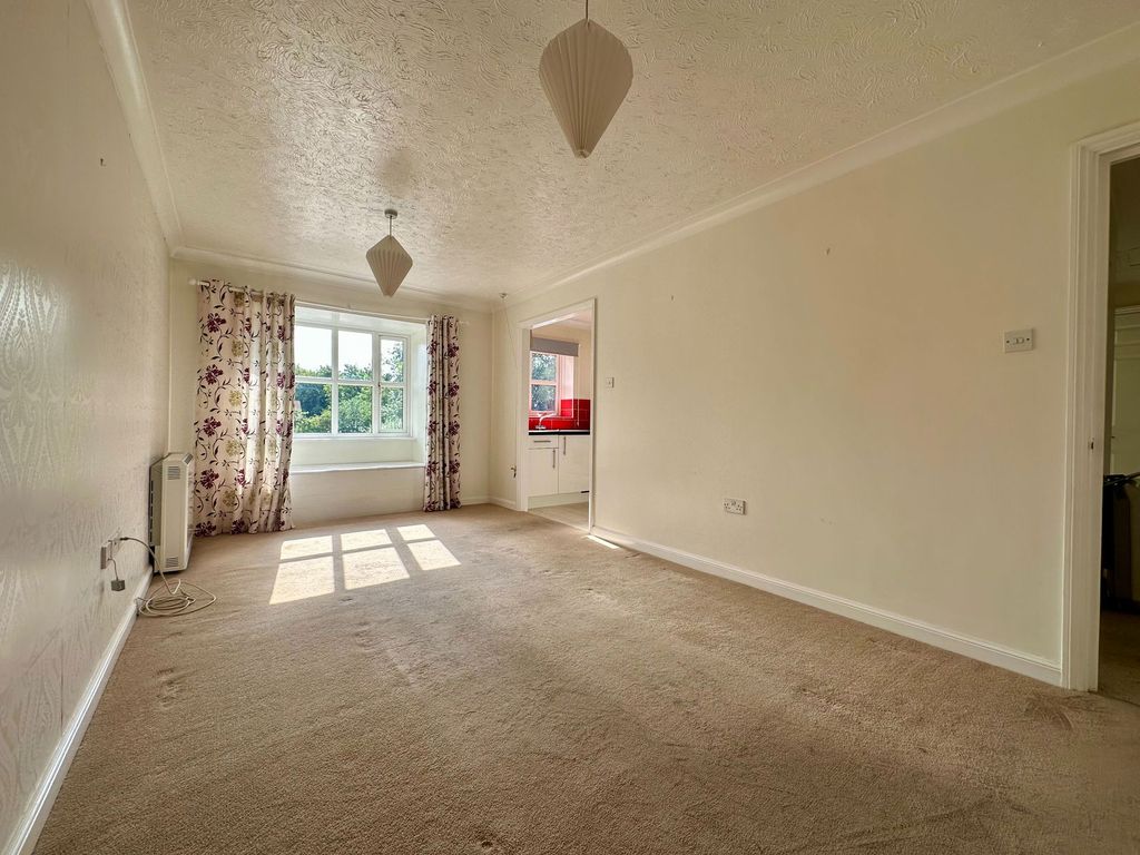 Property photo 3 of 8