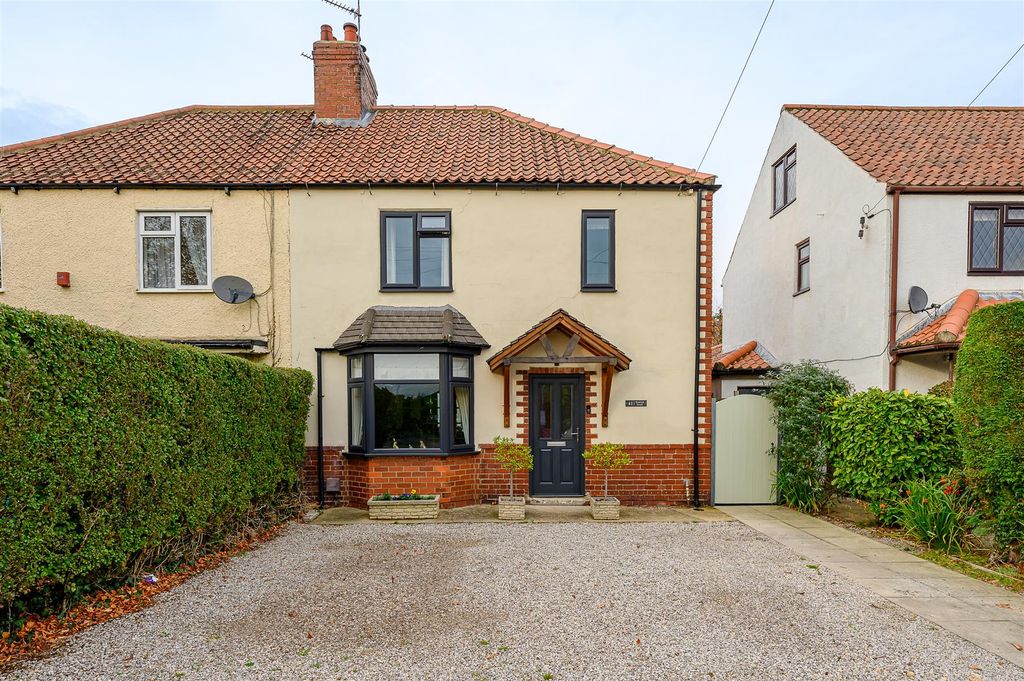 Property photo 1 of 19 External