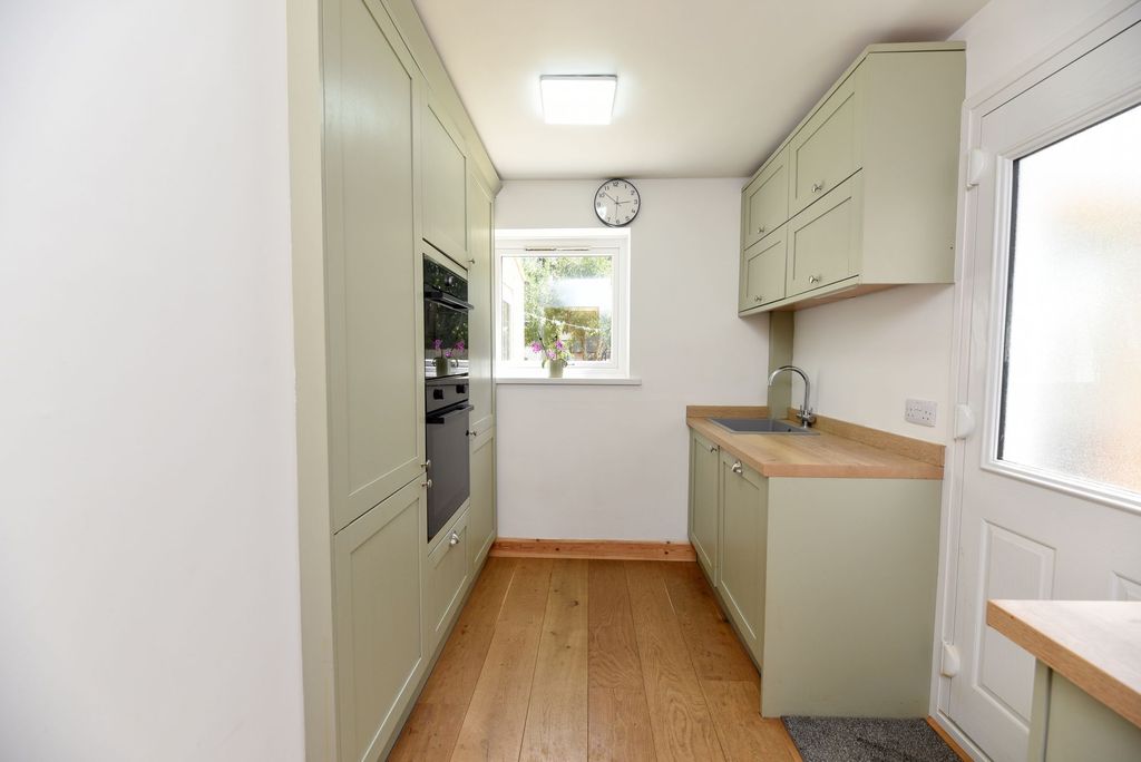 Property photo 3 of 23