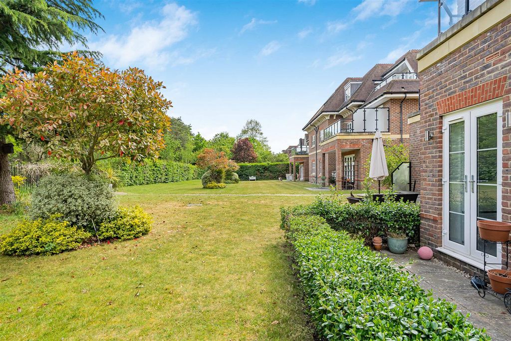 Additional image 19 of 2 bed flat for saleShoppenhangers Road, Maidenhead SL6