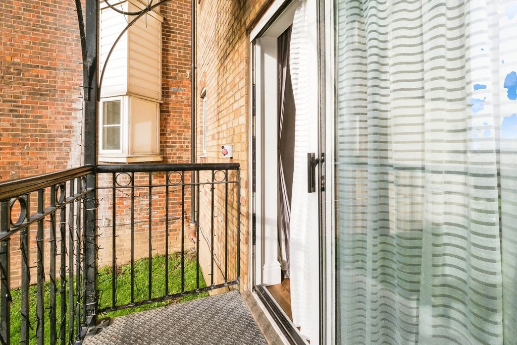 Property photo 3 of 17 Balcony