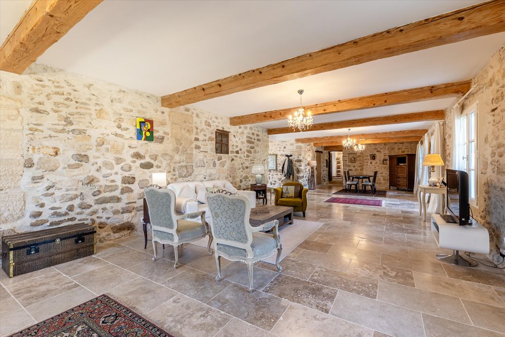 Property photo 3 of 21 Image