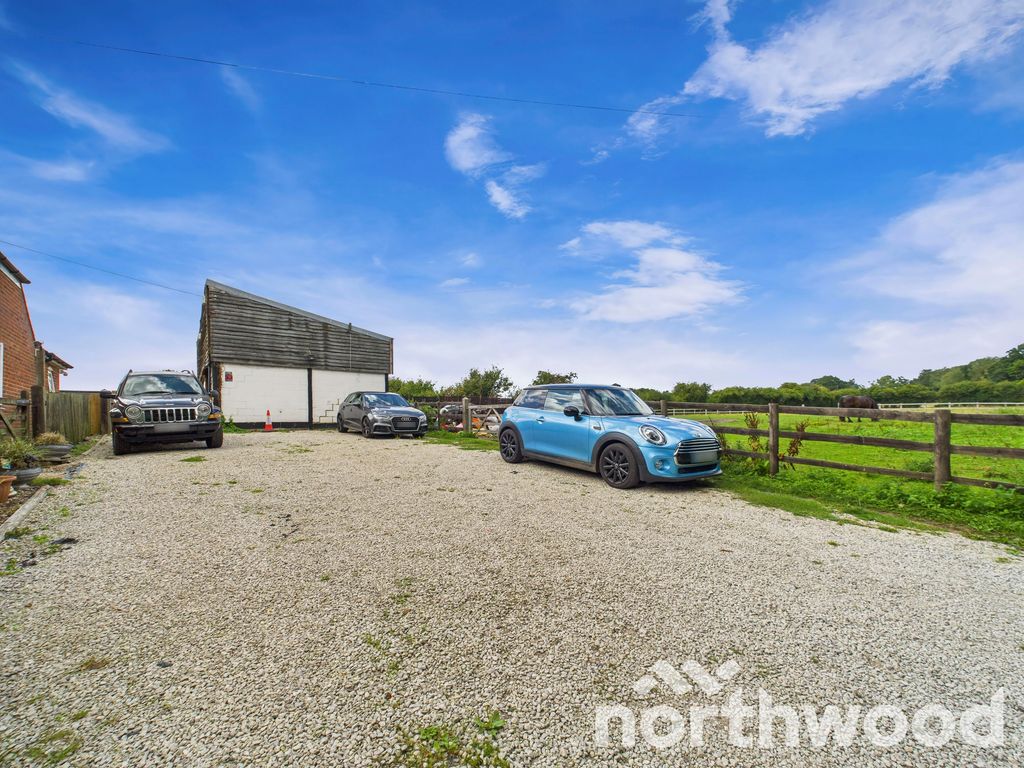 Property photo 2 of 31