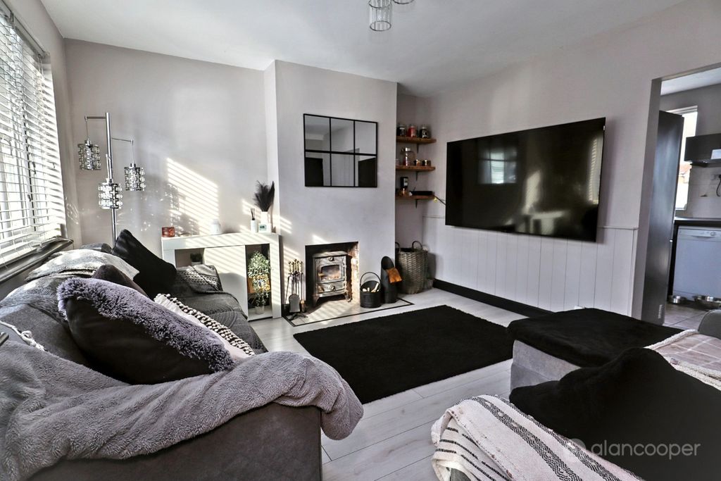 Property photo 2 of 21 5009794