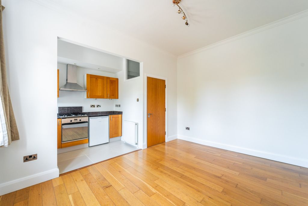 Property photo 3 of 8 Mba07300