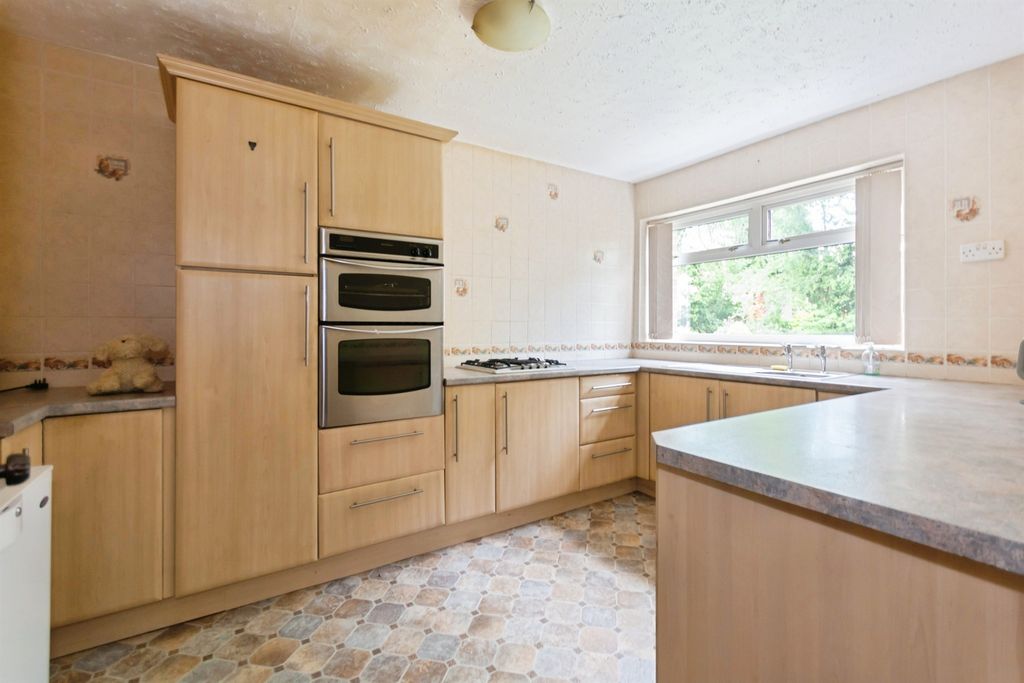 Property photo 3 of 17