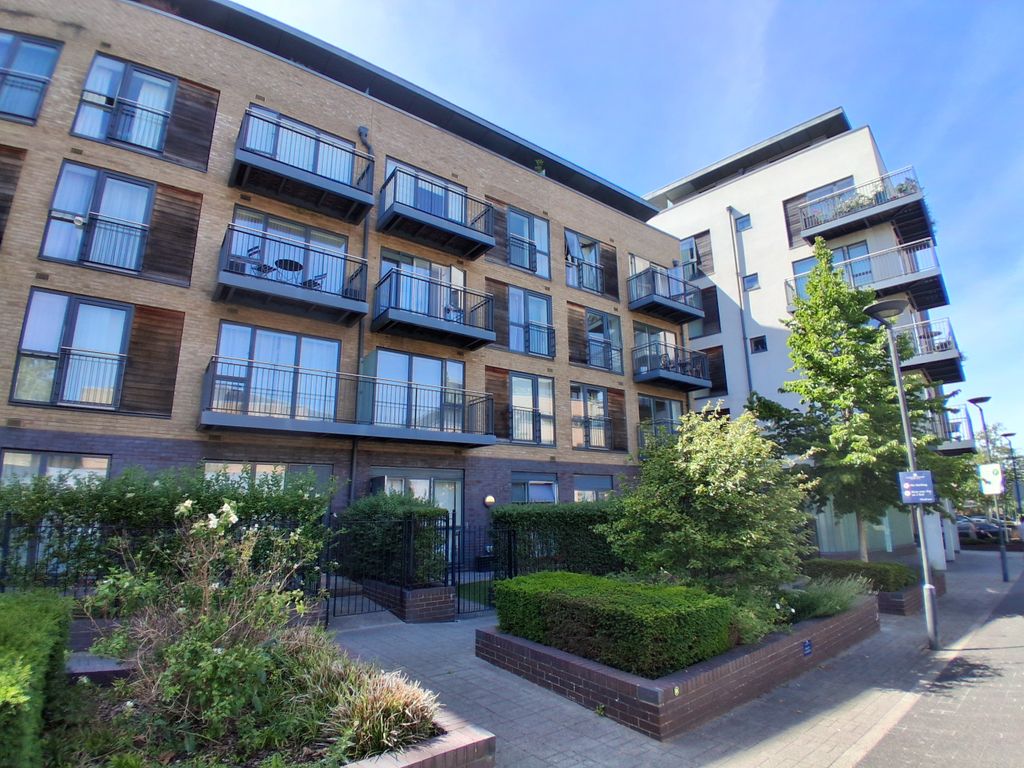 Property photo 1 of 10 1000076487