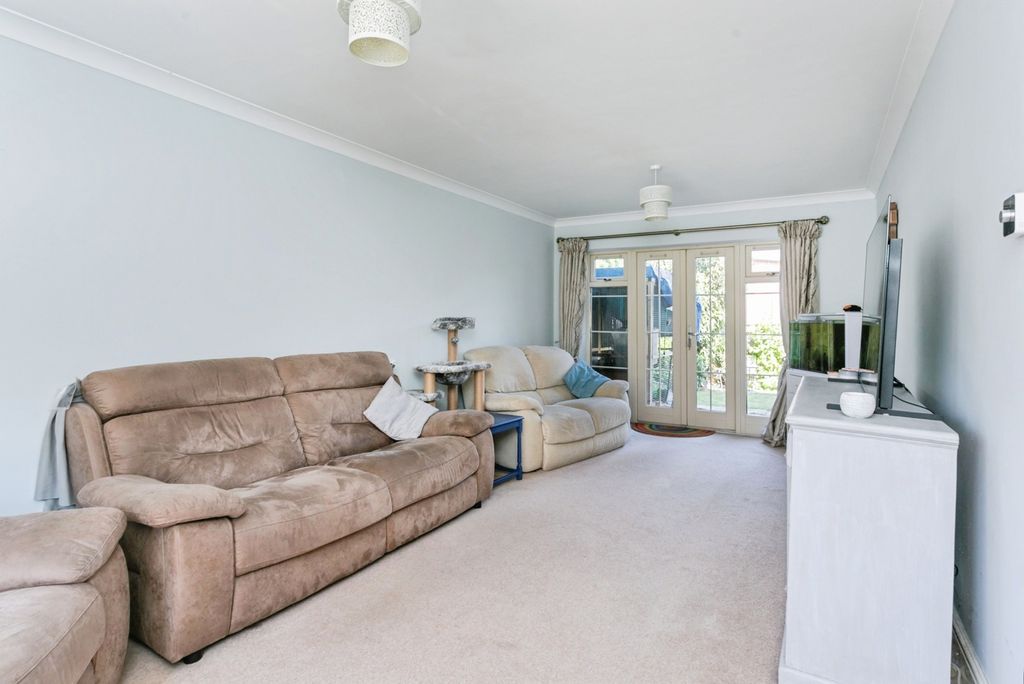 Property photo 2 of 17 Photo