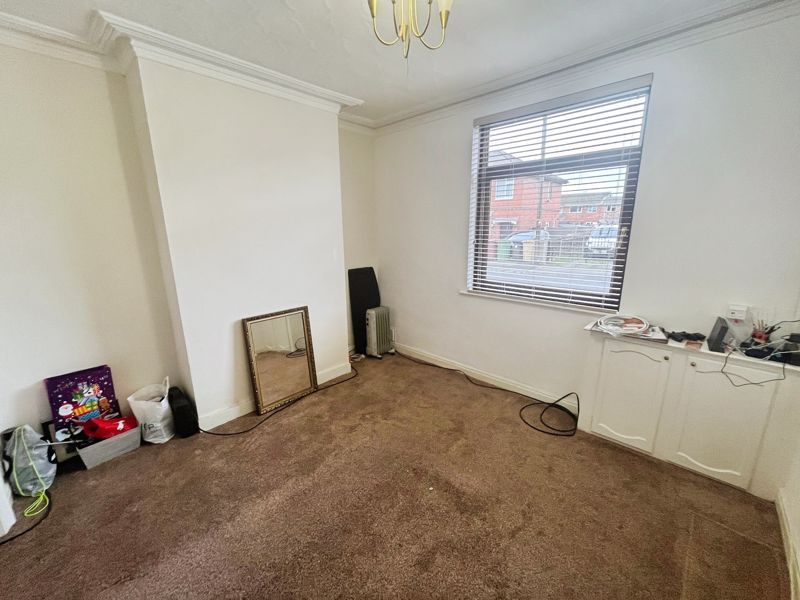 Property photo 3 of 14 Lounge